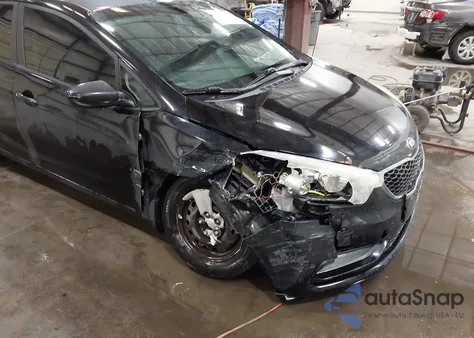 2015 Kia Forte Lx z USA, uszkodzony, nr VIN KNAFK4A68F5263991